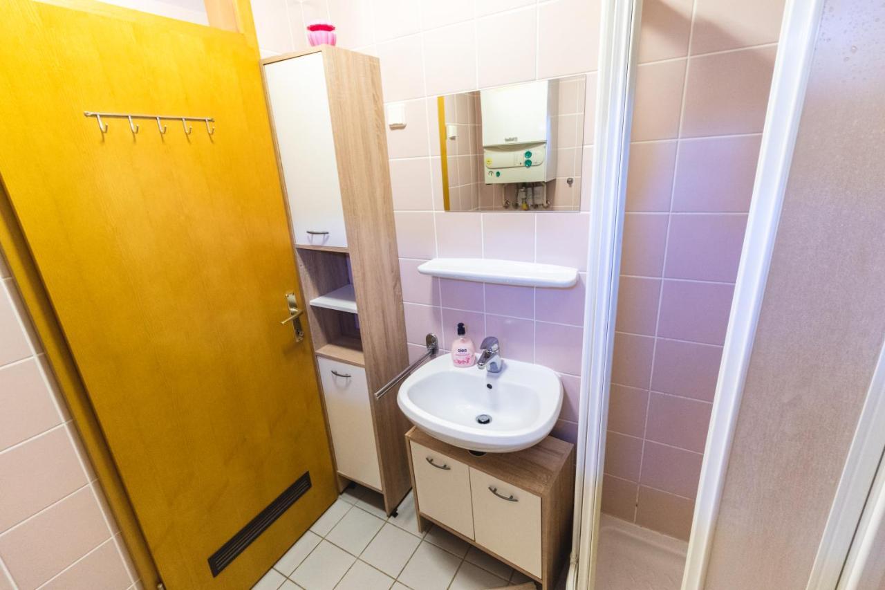 Relax Apartment In Banovci Veržej Екстериор снимка